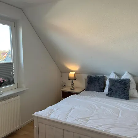 Dorfperle, Nahe Ostsee&kiel, Parkplatz * Osdorf
